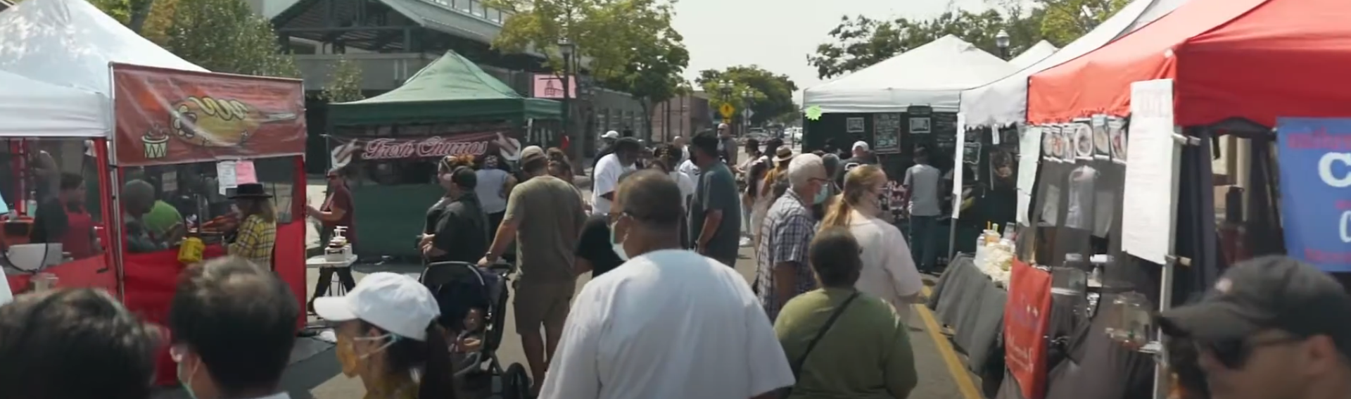 Tomato & Vine Festival crowds